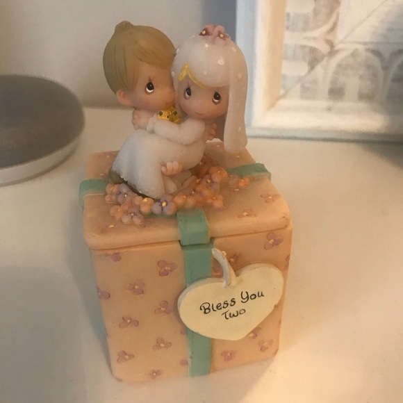 Precious Moments ceramic trinket box - Picture 1 of 3